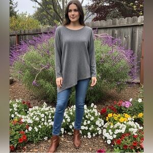 Soft Surroundings Gray Asymmetrical Hem Sweater - Size Medium